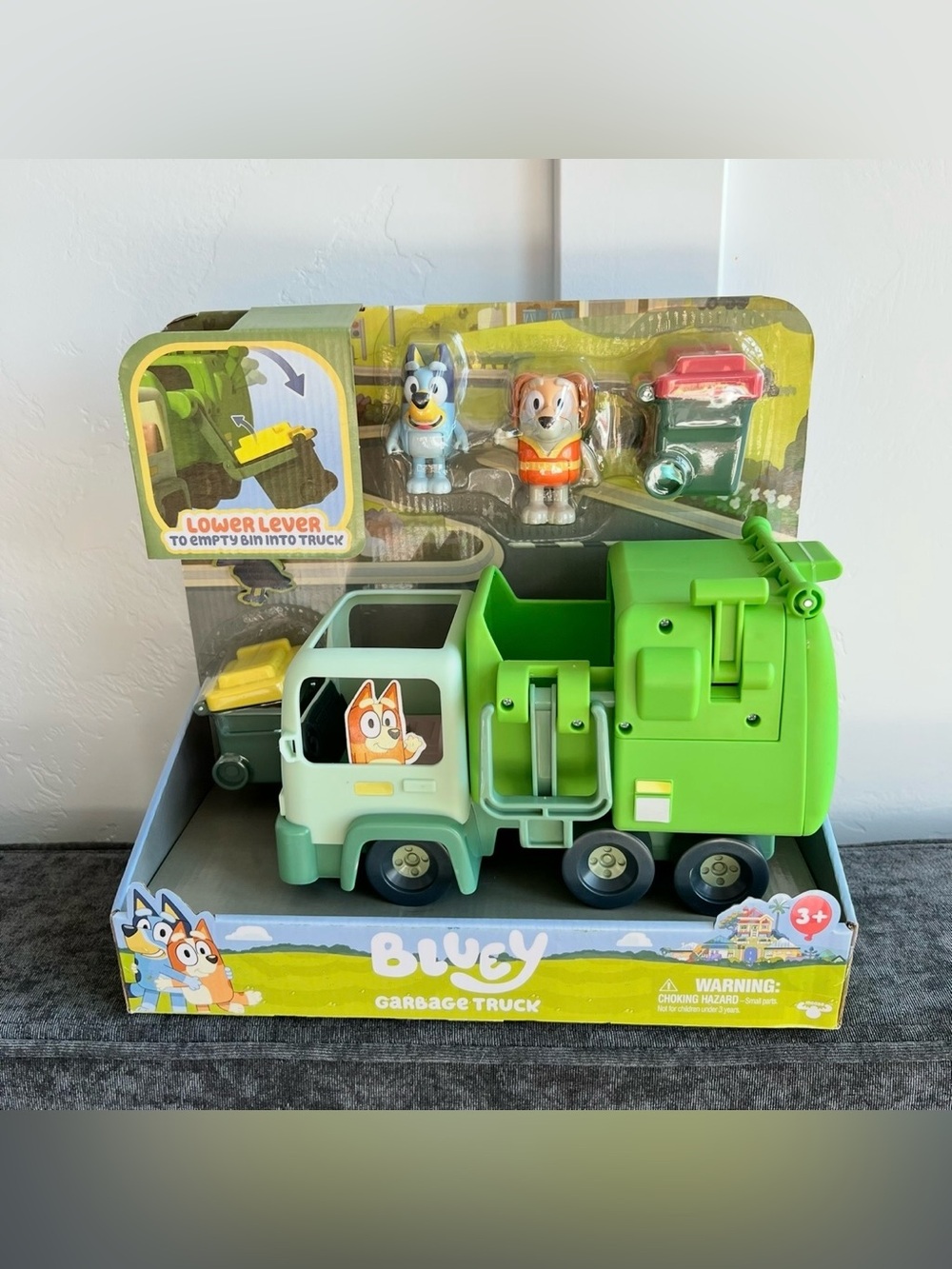 NIB Bluey Garbage Truck Set